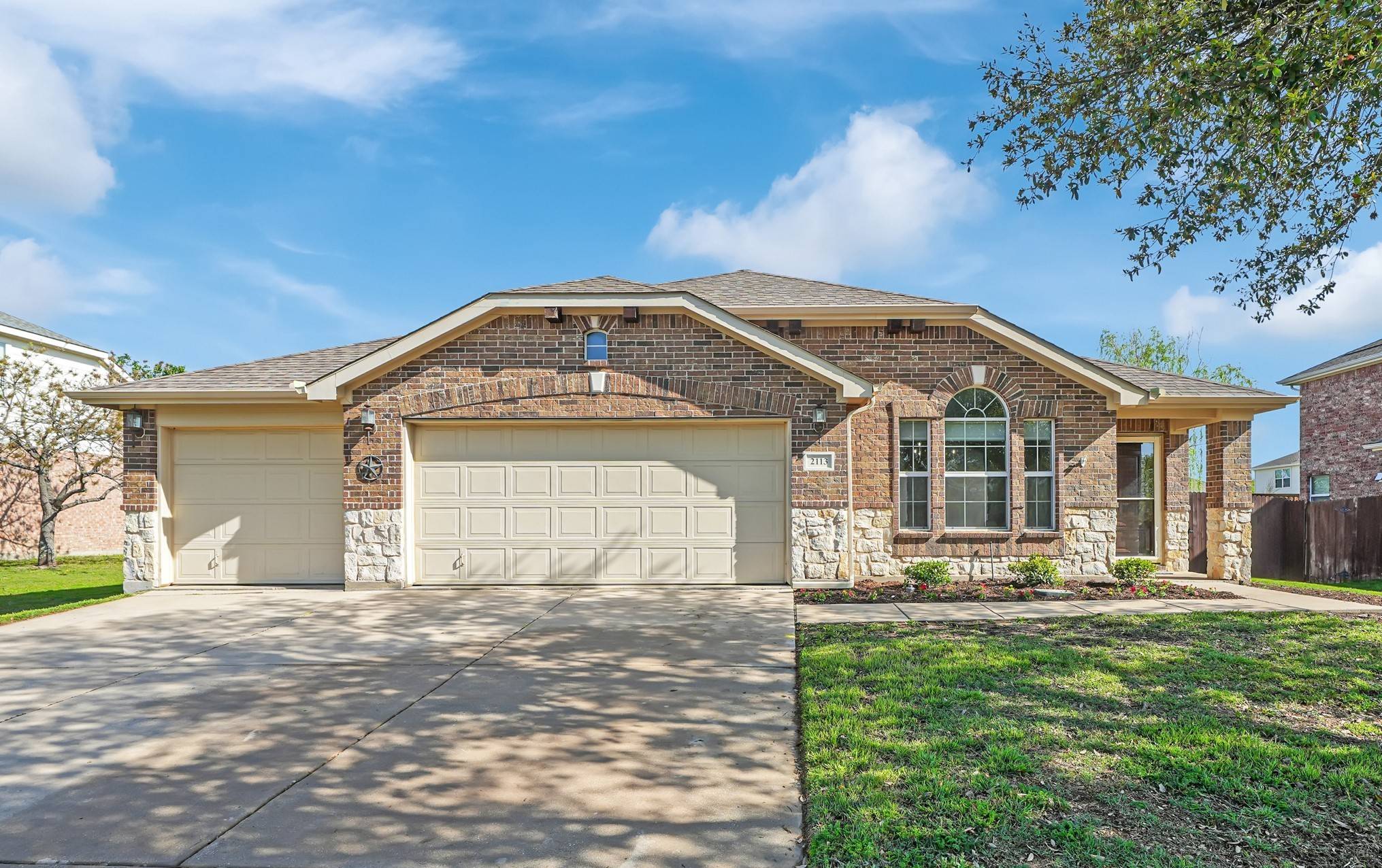 2113 Prescott Downs DR, Denton, TX 76210