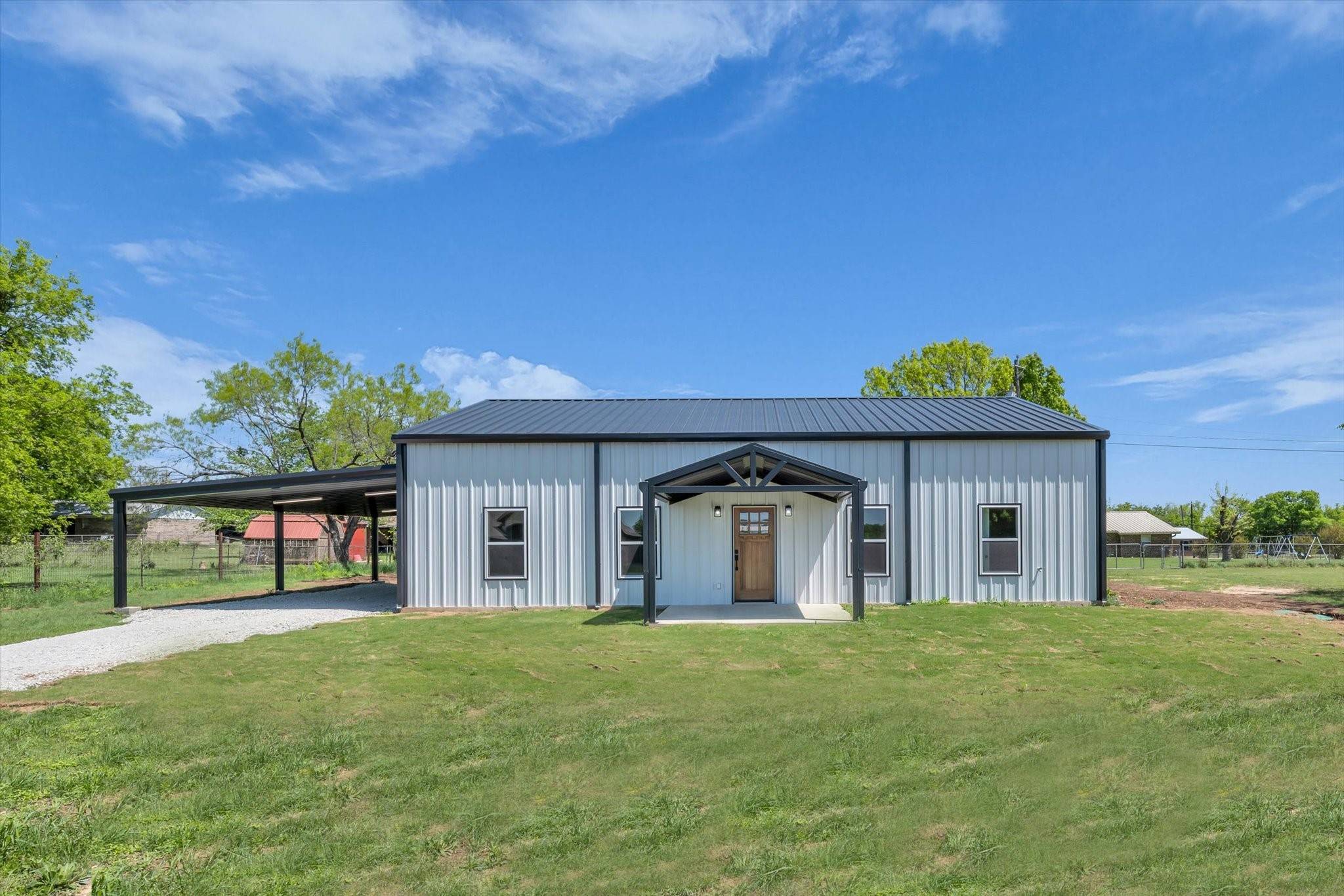 118 Noelle RD, Whitney, TX 76692