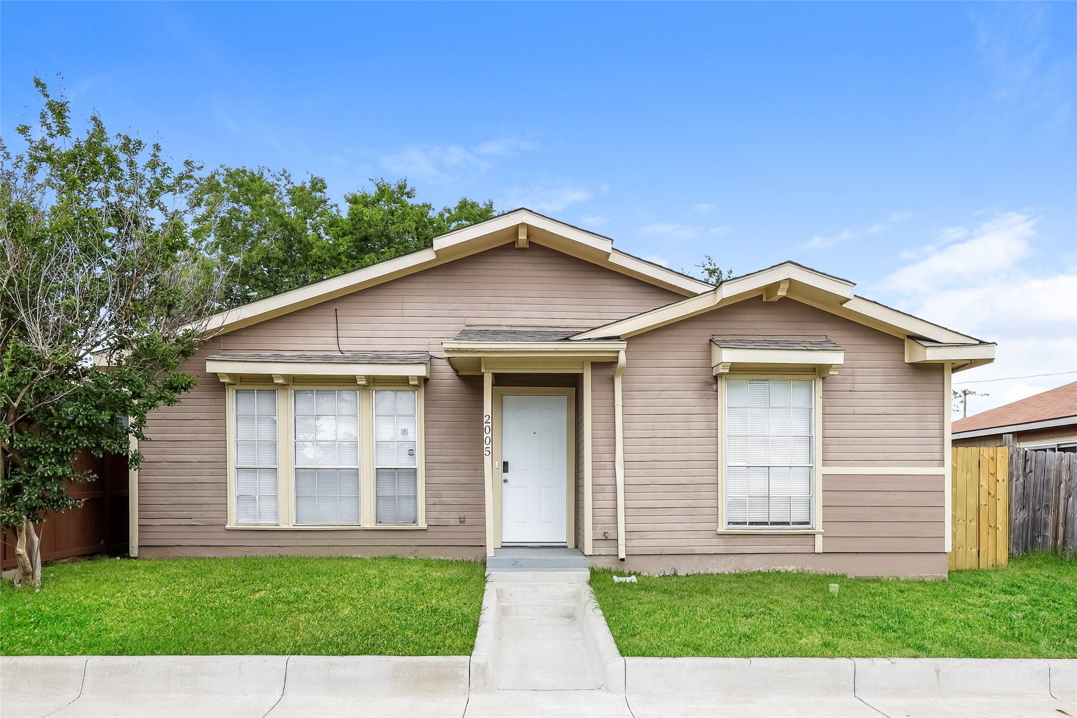 2005 Lewiston AVE, Dallas, TX 75217