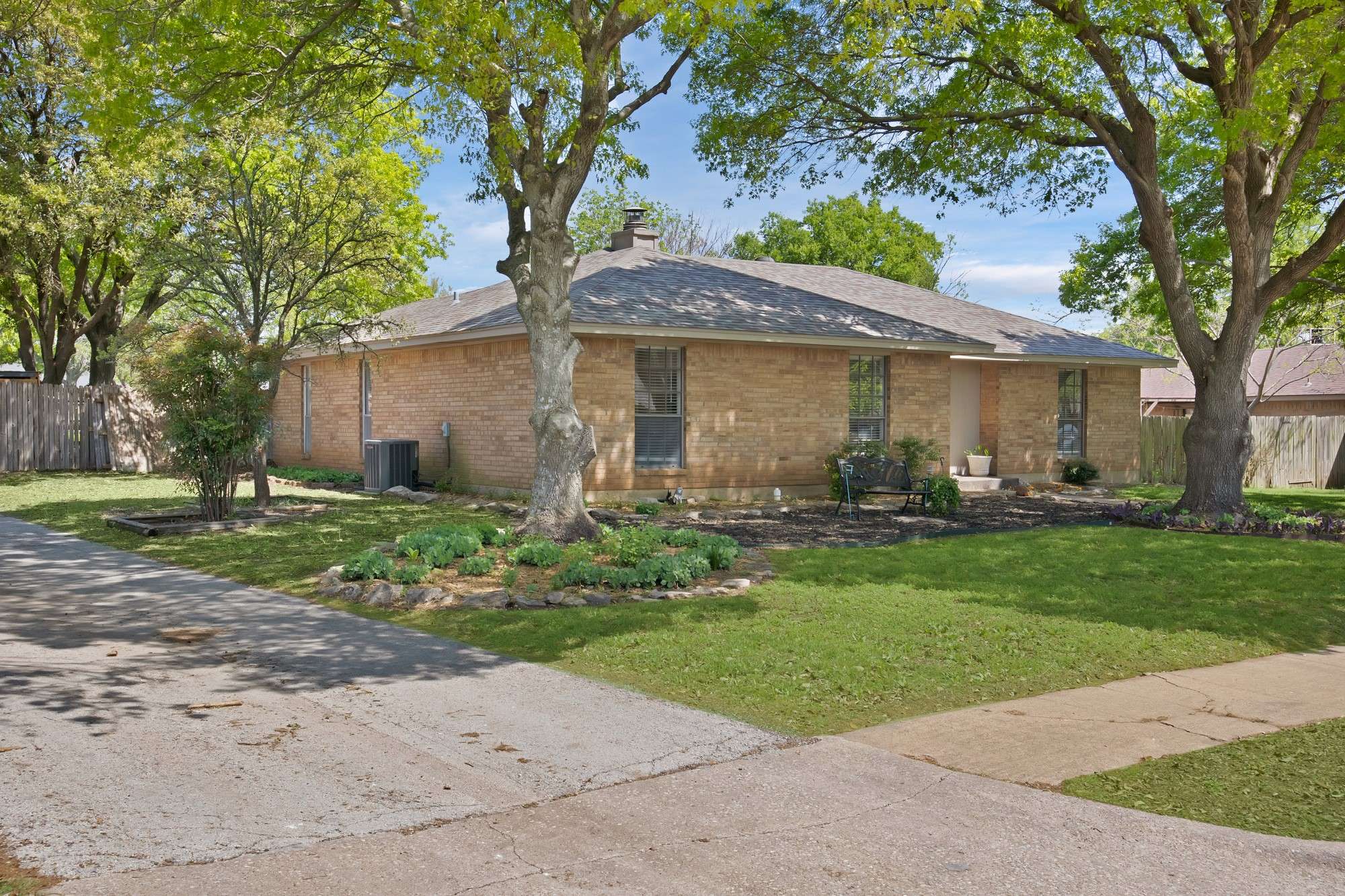 Cedar Hill, TX 75104,417 Daniel LN