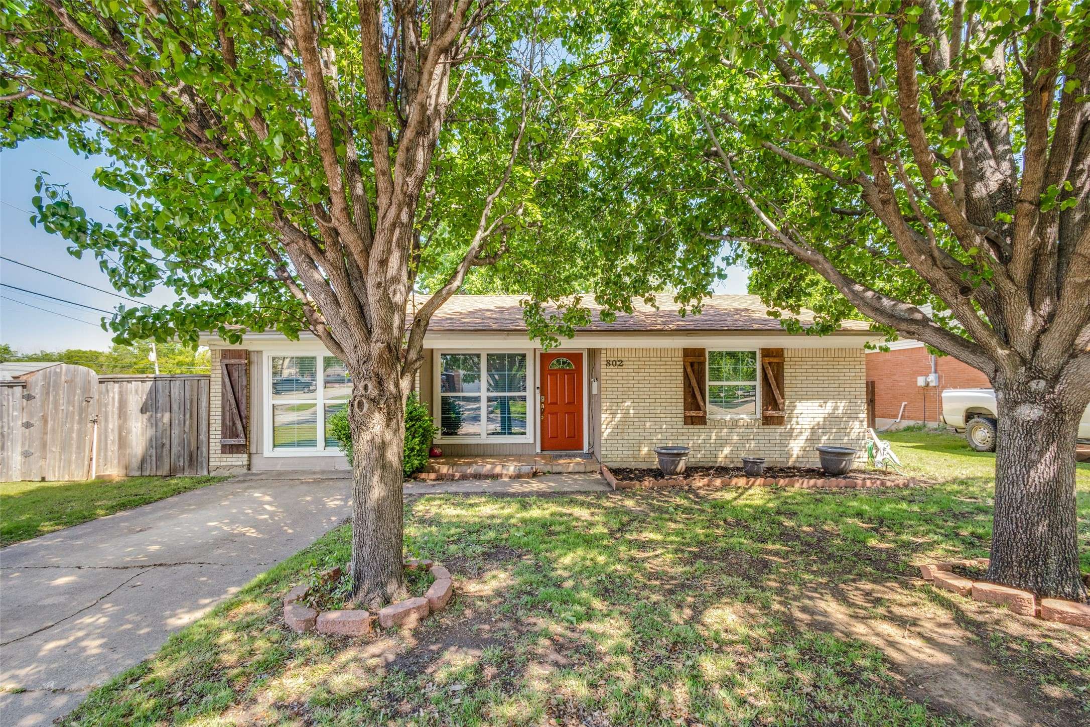 802 Lake Shore DR, Lewisville, TX 75057