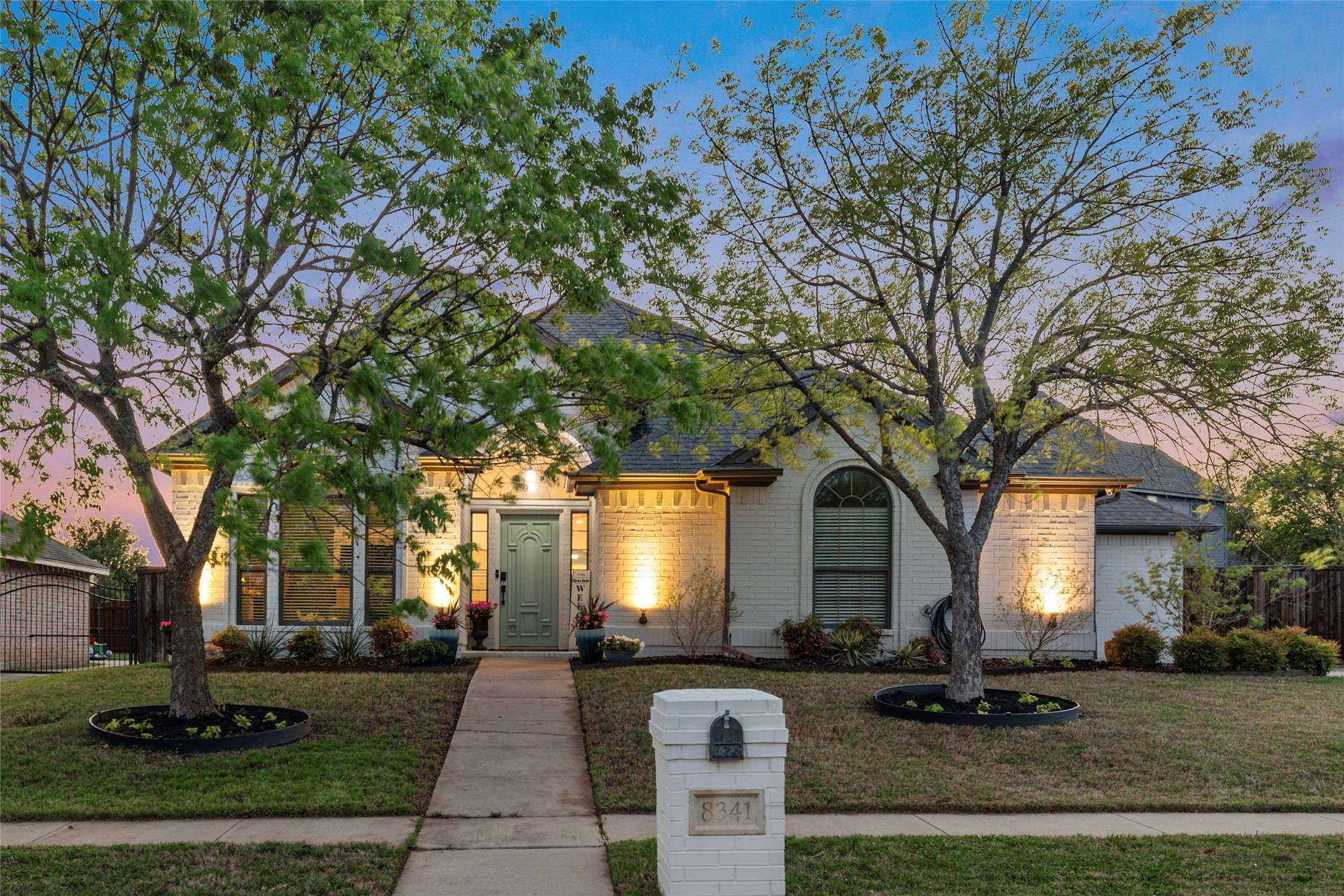 8341 Red Rose TRL, North Richland Hills, TX 76182