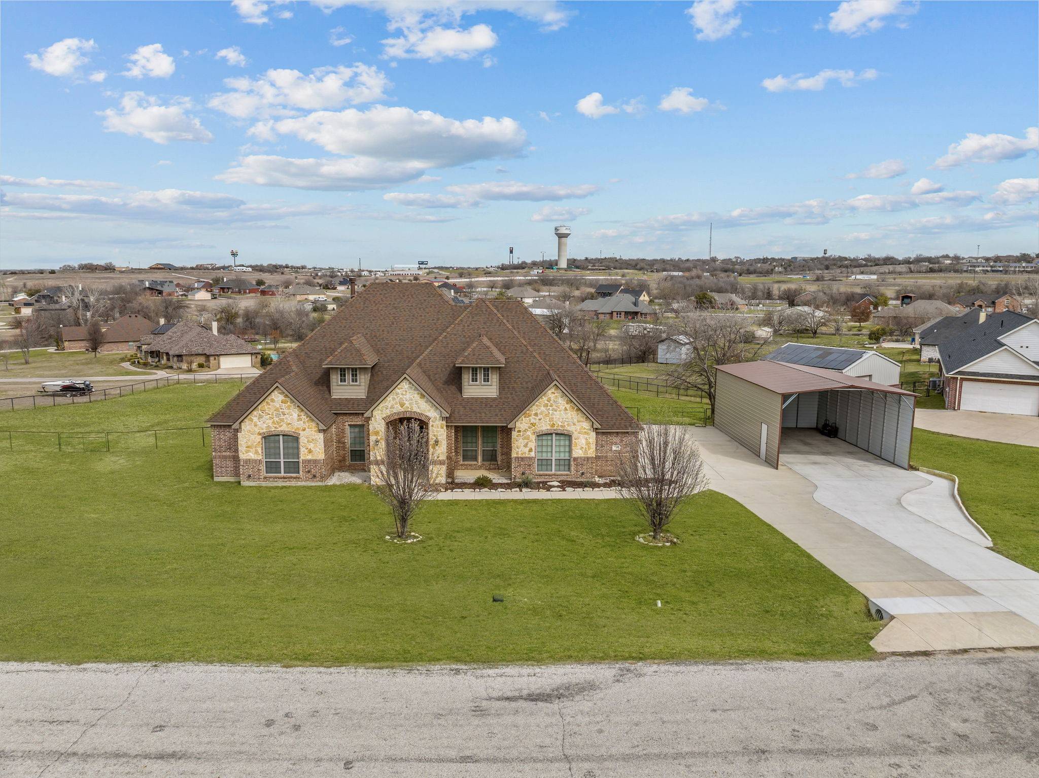 1109 Mount LN, Rhome, TX 76078