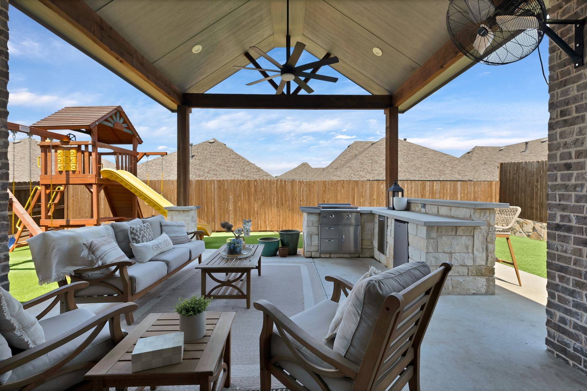 1920 Barnhill LN, Van Alstyne, TX 75495