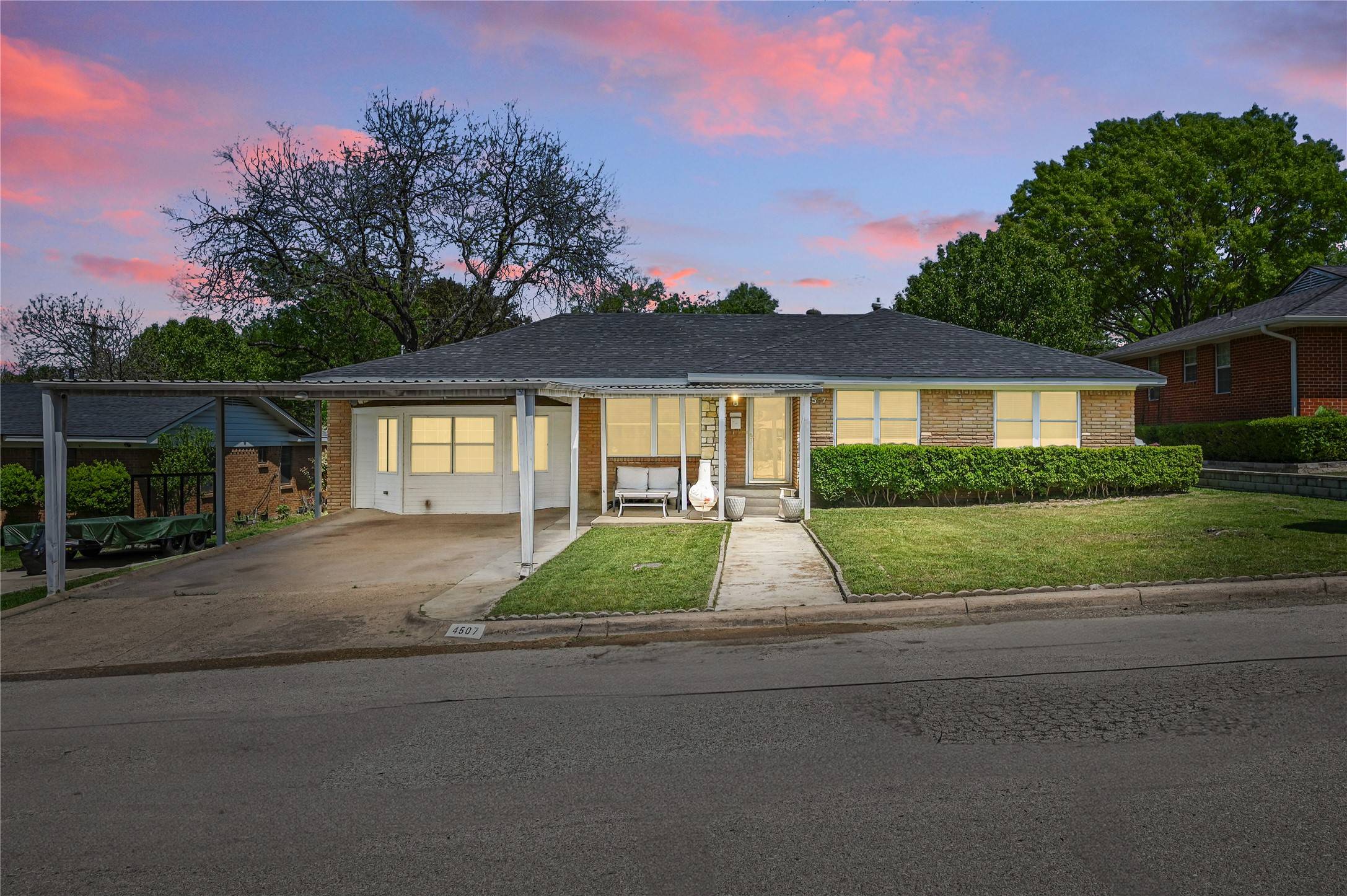 4507 Flo AVE, Cockrell Hill, TX 75211