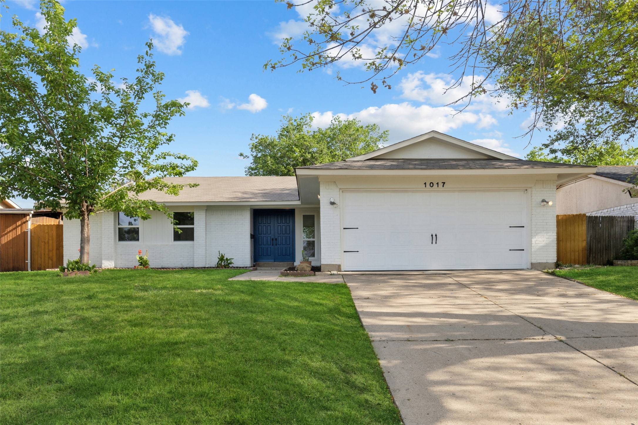 1017 Mountview DR, Carrollton, TX 75006