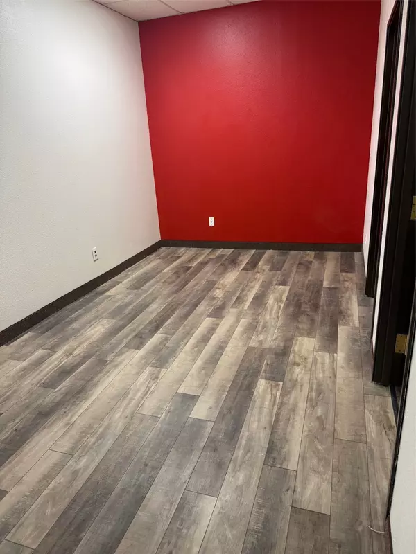 Garland, TX 75043,329 Oaks TRL #209