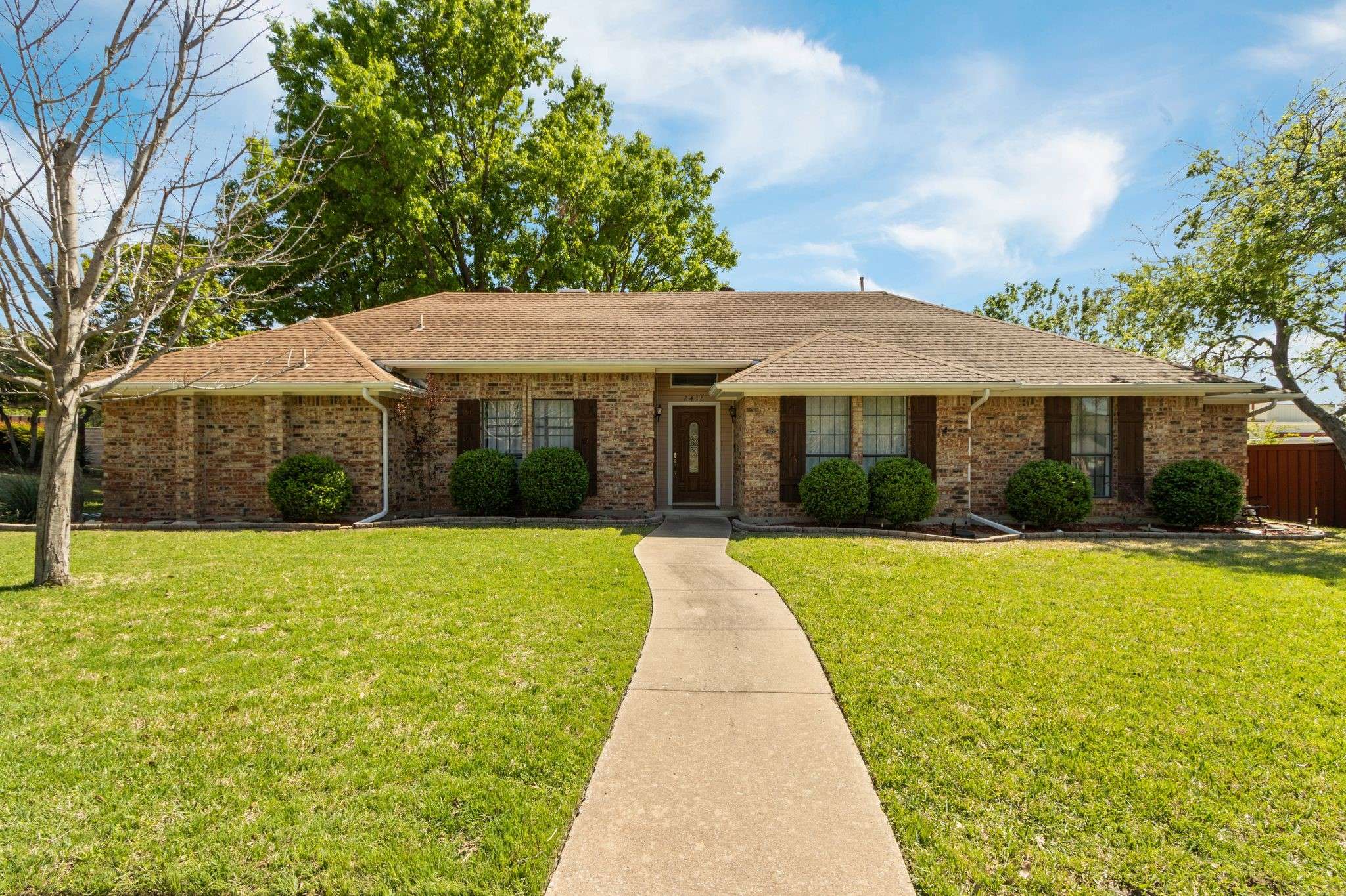 2418 Vista Glen LN, Carrollton, TX 75007
