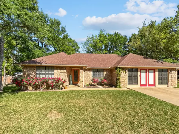 Hico, TX 76457,911 Live Oak CIR