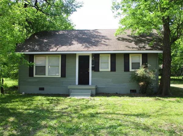 Bonham, TX 75418,505 W 10th ST