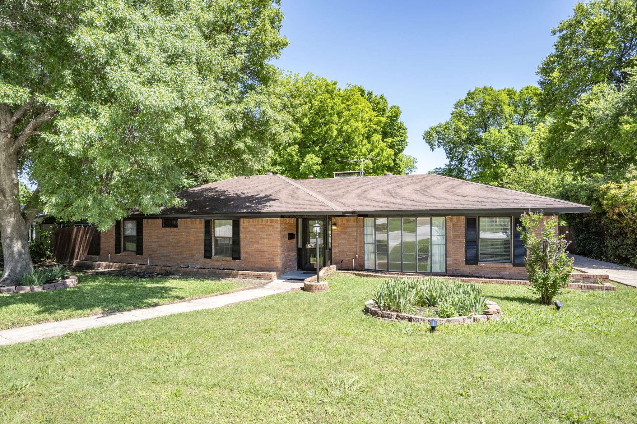 Dallas, TX 75232,708 Glen Oaks Blvd