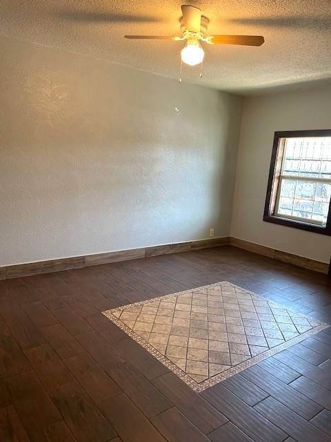 Dallas, TX 75211,3915 Mather CT