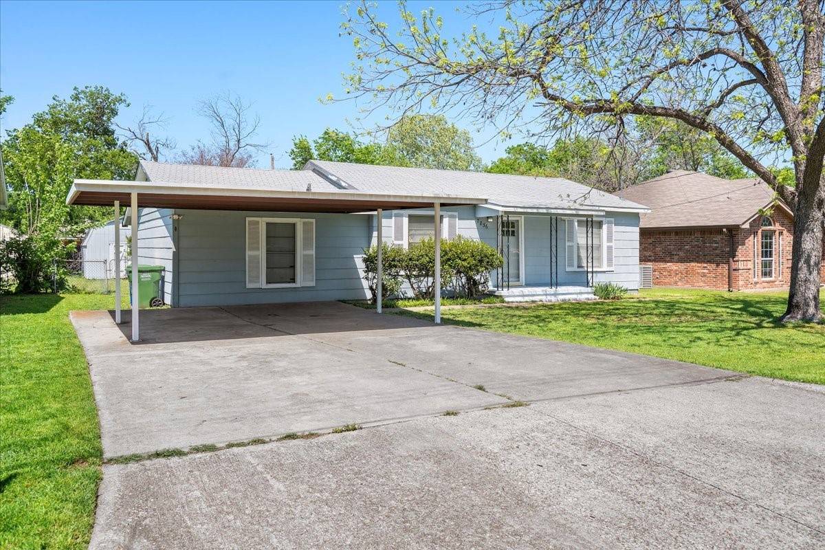7836 Corina DR, White Settlement, TX 76108