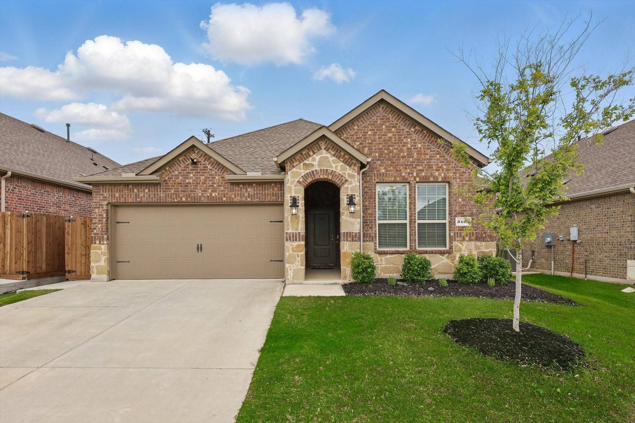 3409 Brady Starr DR, Aubrey, TX 76227