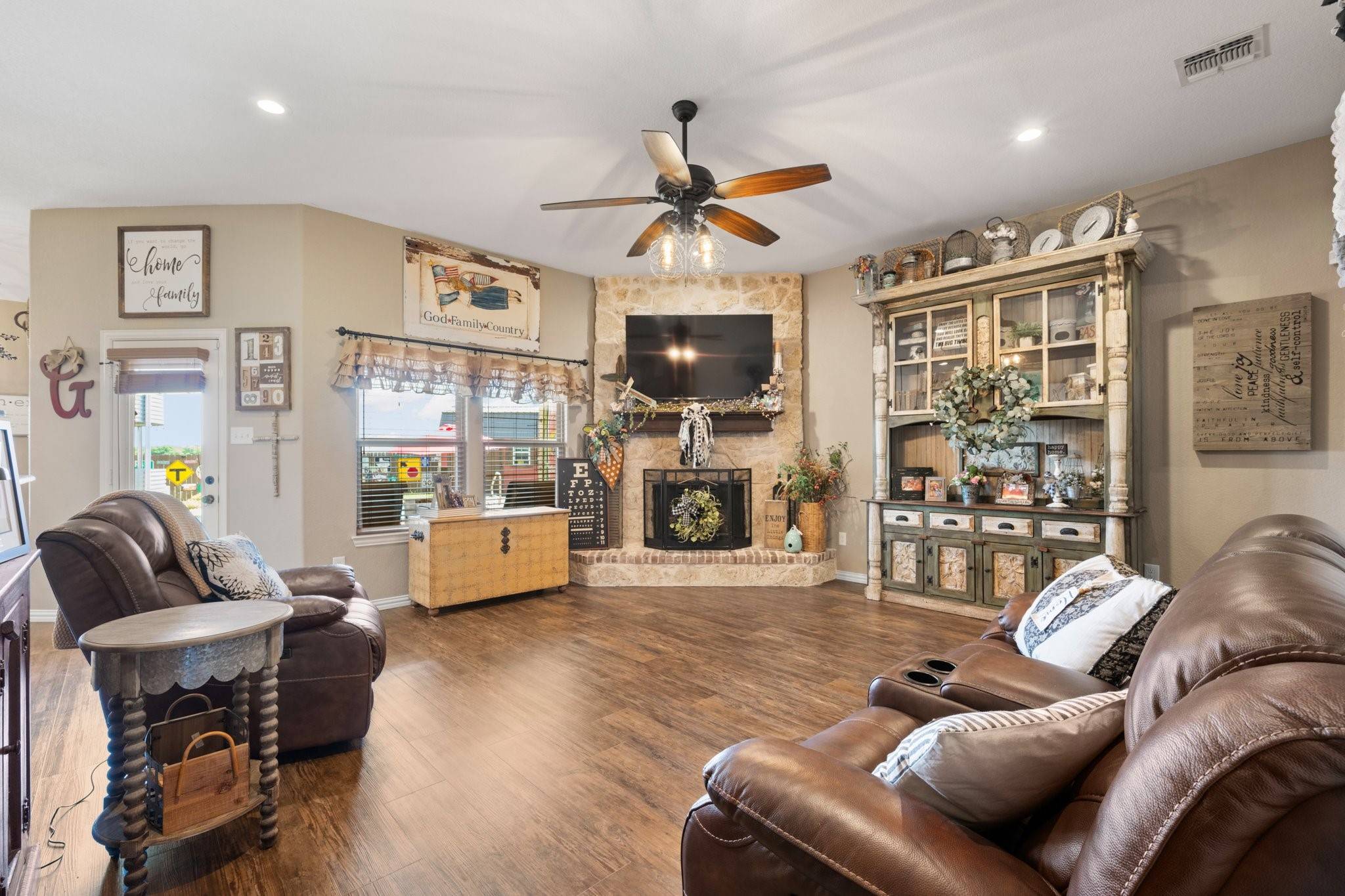 Grandview, TX 76050,810 Carmen Ana AVE