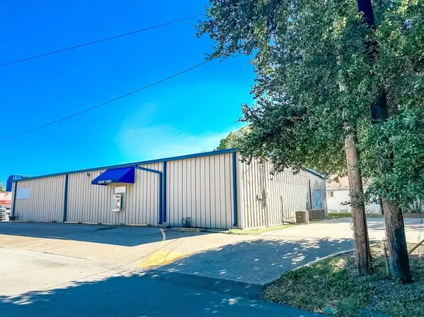 Groesbeck, TX 76642,209 N Ellis ST