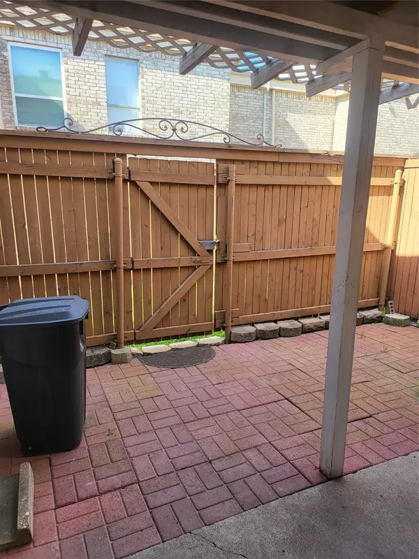 208 Village North DR, Richardson, TX 75081