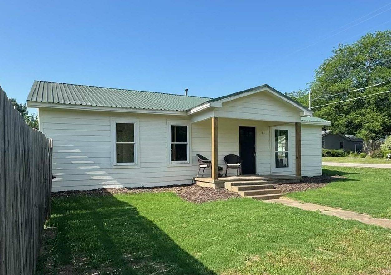 Whitewright, TX 75491,317 W Elm ST