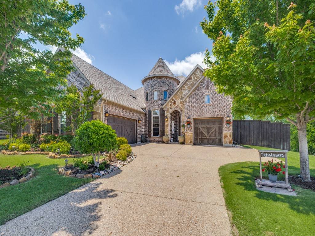 321 Pimlico DR, Hickory Creek, TX 75065