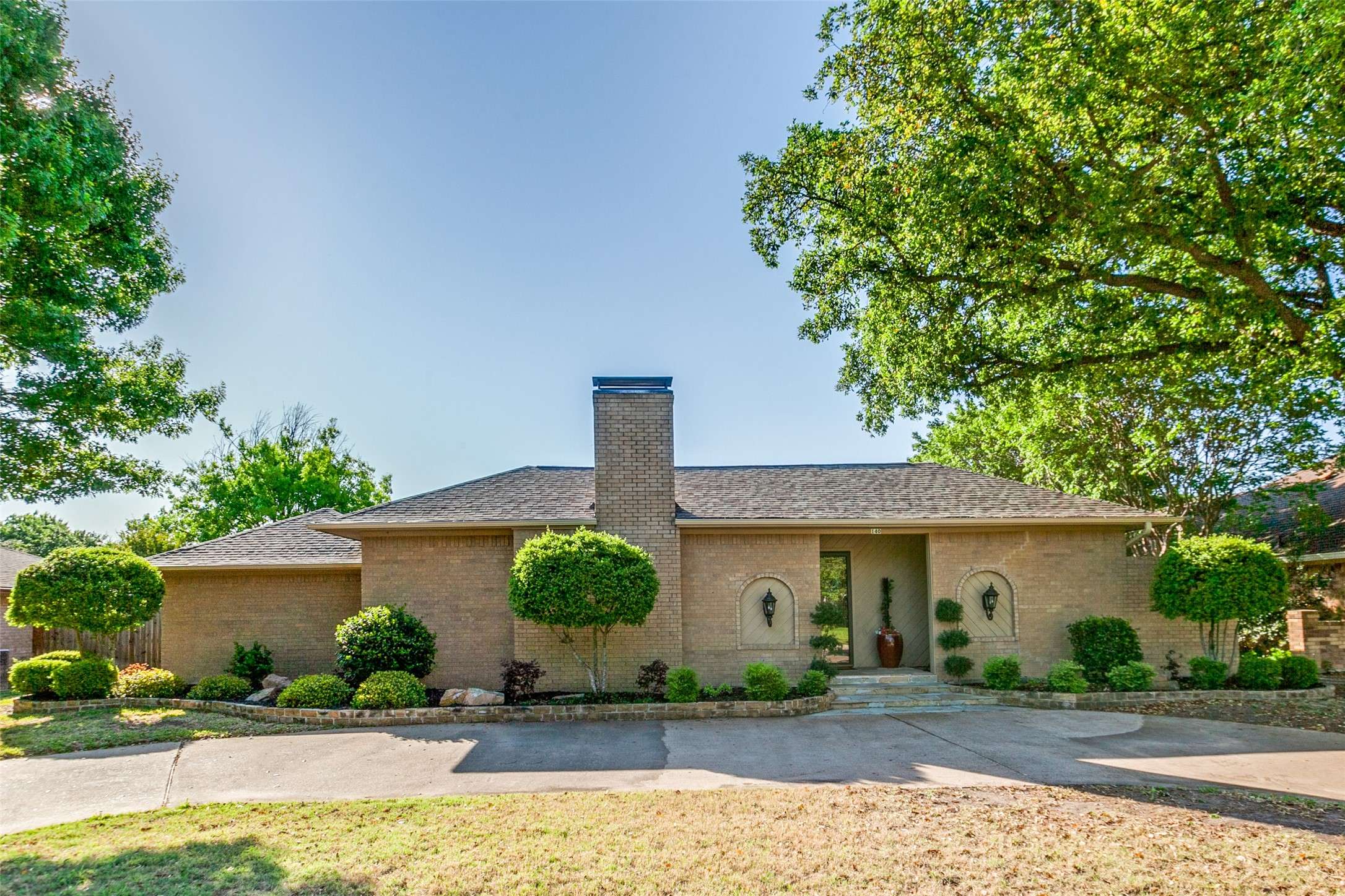 140 N Spring Creek DR, Richardson, TX 75081
