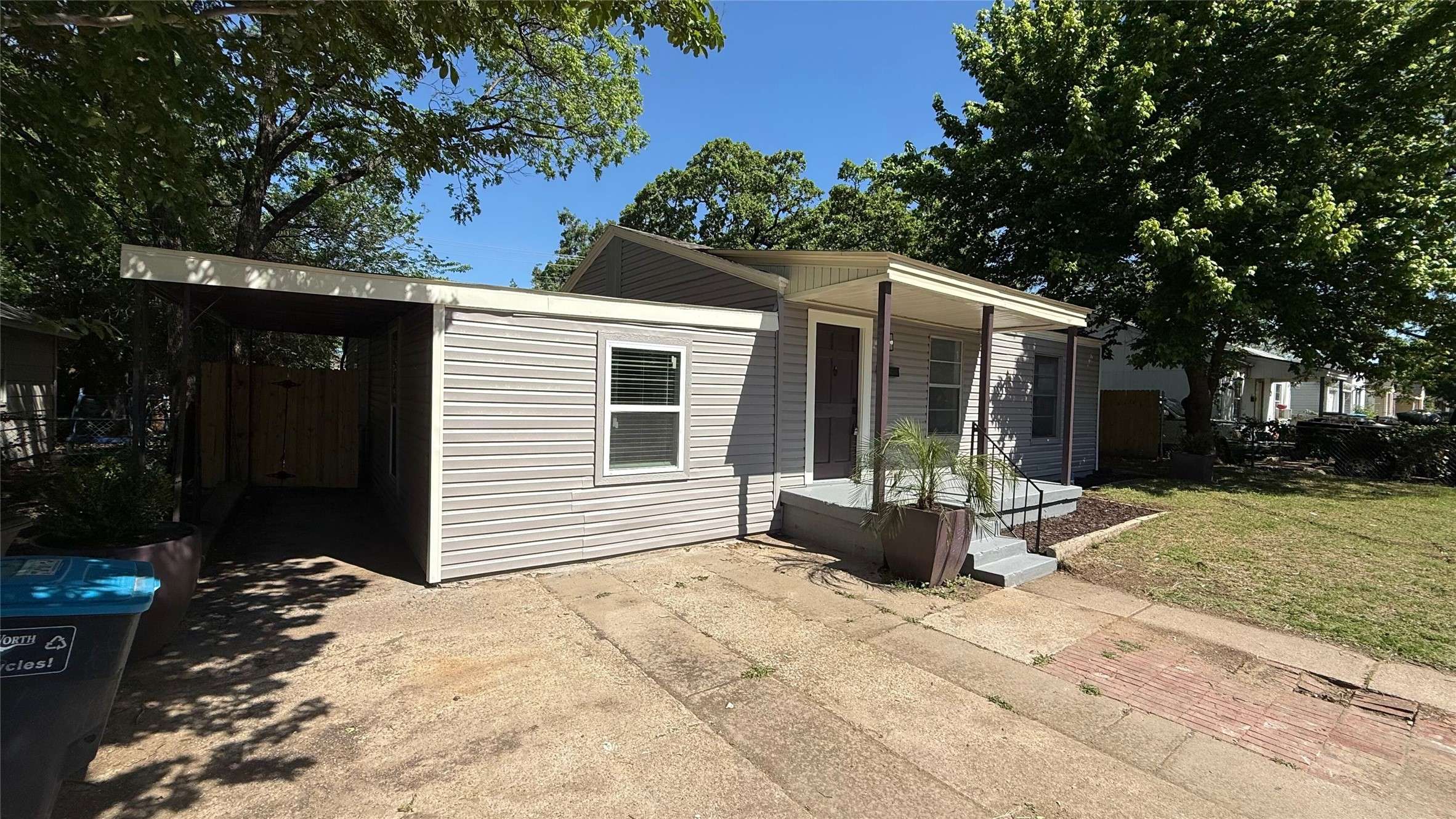 1222 Clarence ST, Fort Worth, TX 76117