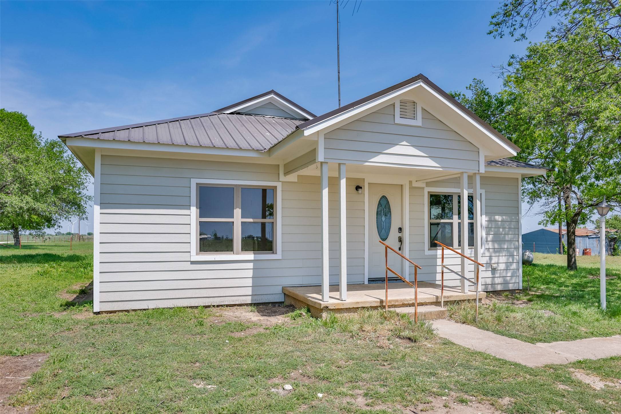 1754 COUNTY ROAD 427, Muenster, TX 76252