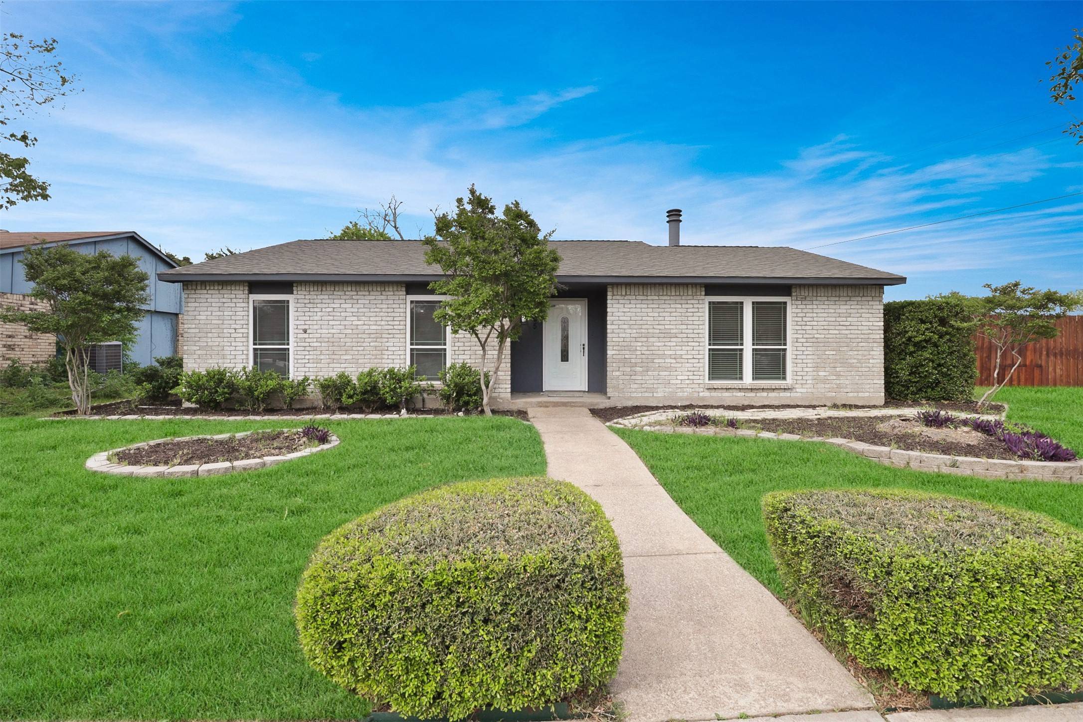 105 Lucinda DR, Garland, TX 75040