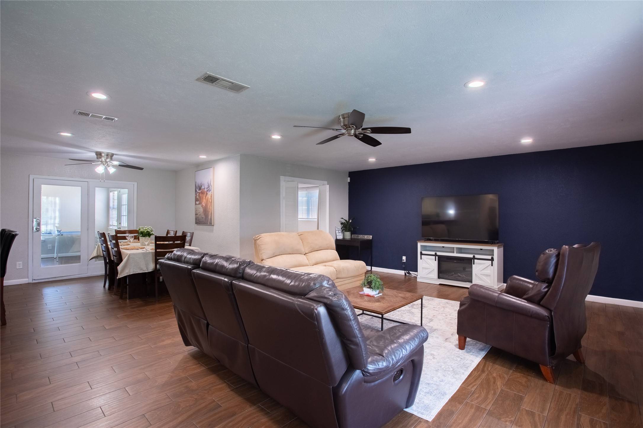 Dallas, TX 75211,641 Furlong DR