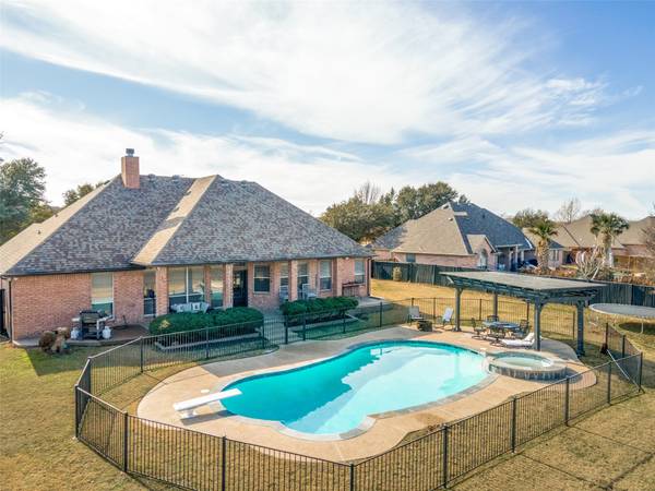 200 Applewood LN, Haslet, TX 76052