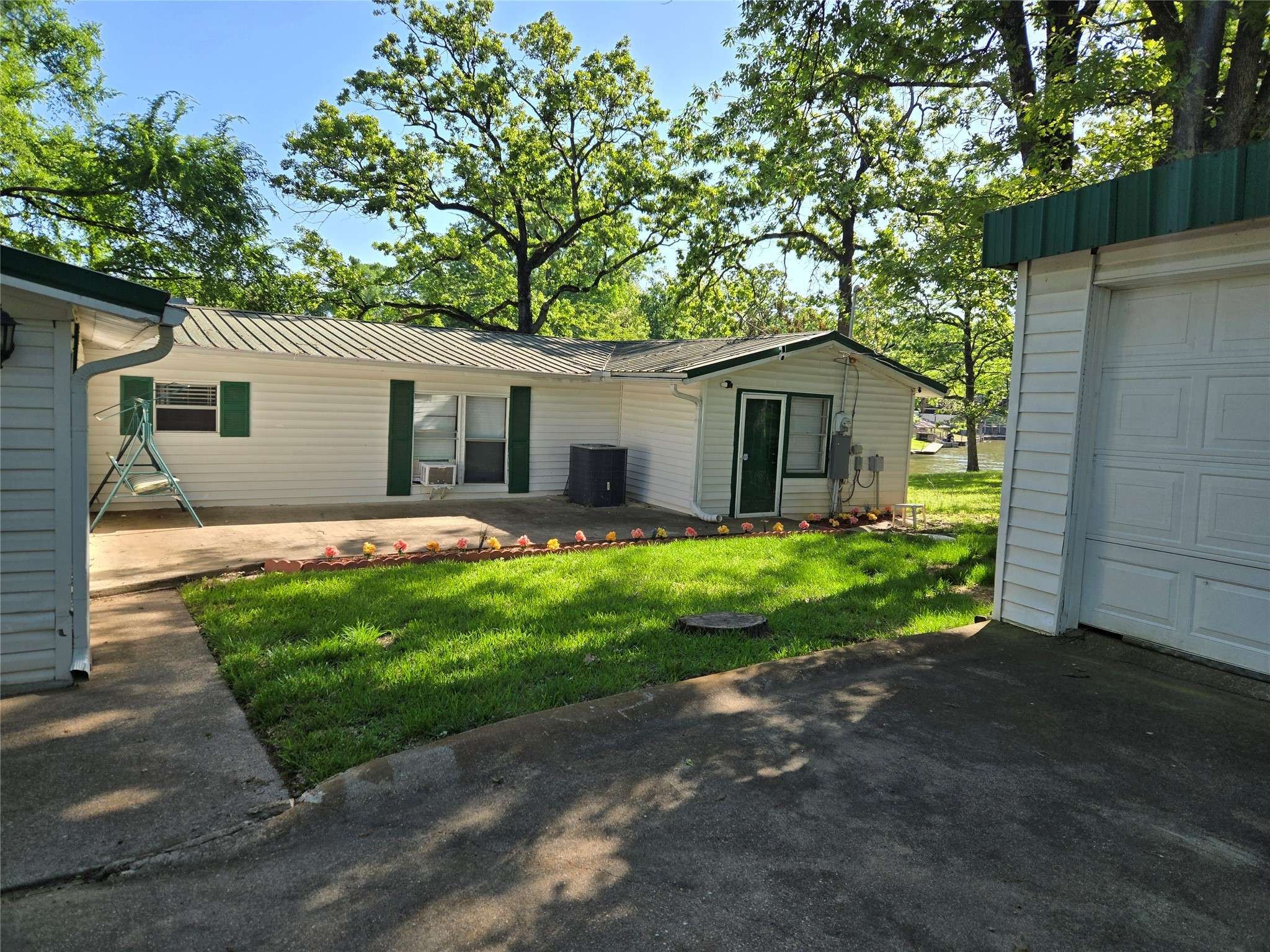 Mabank, TX 75156,126 Bay DR