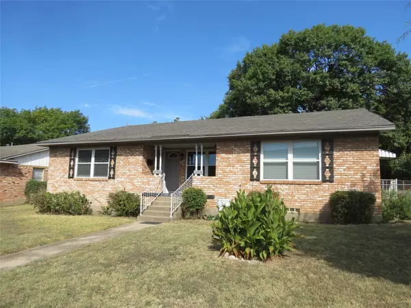 Dallas, TX 75218,10903 Lake Gardens DR