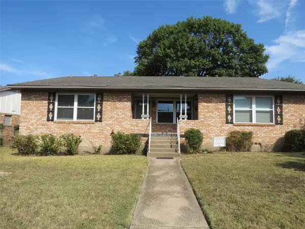 Dallas, TX 75218,10903 Lake Gardens DR