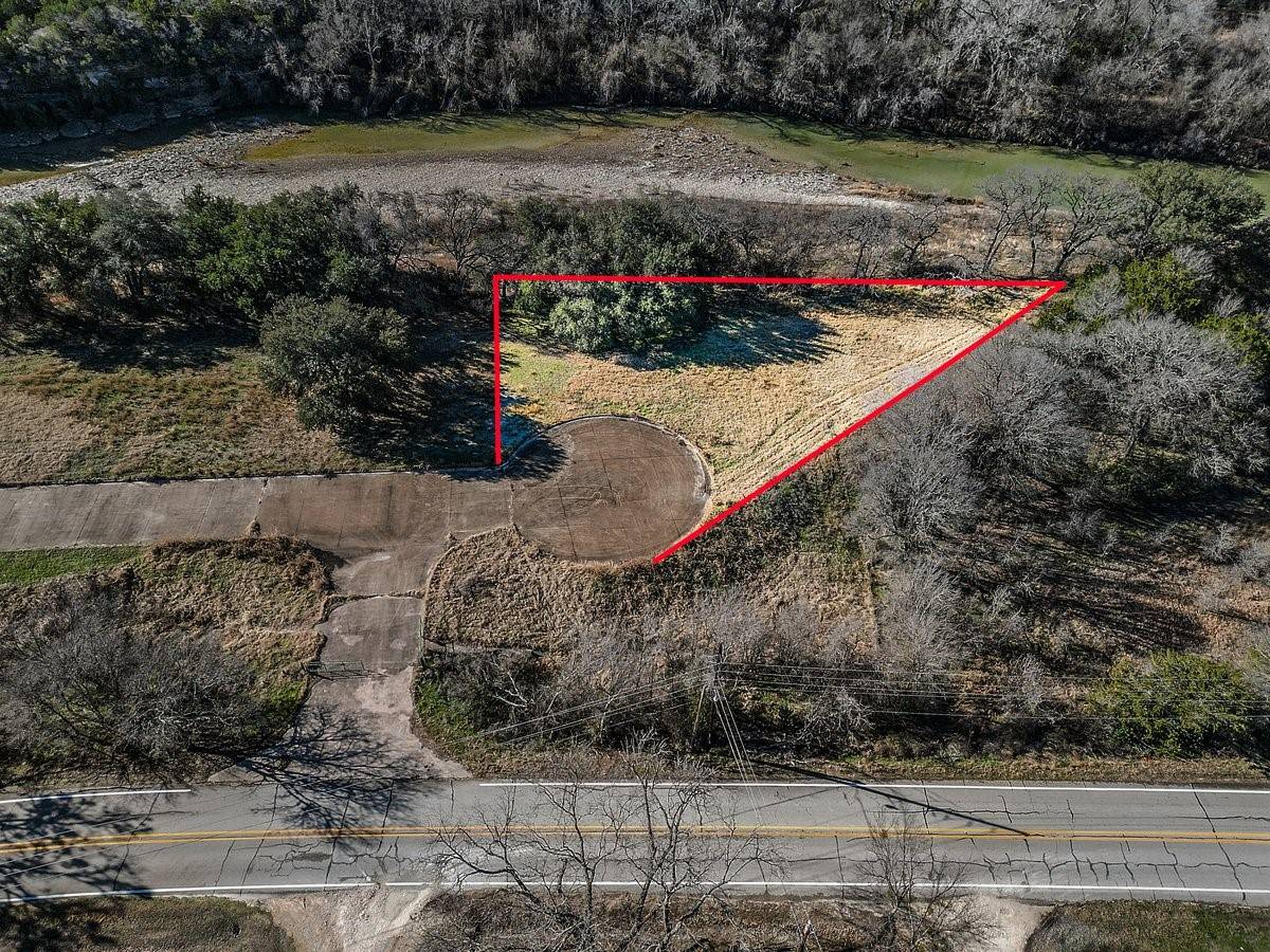 1741 Tiffany LN, Glen Rose, TX 76043