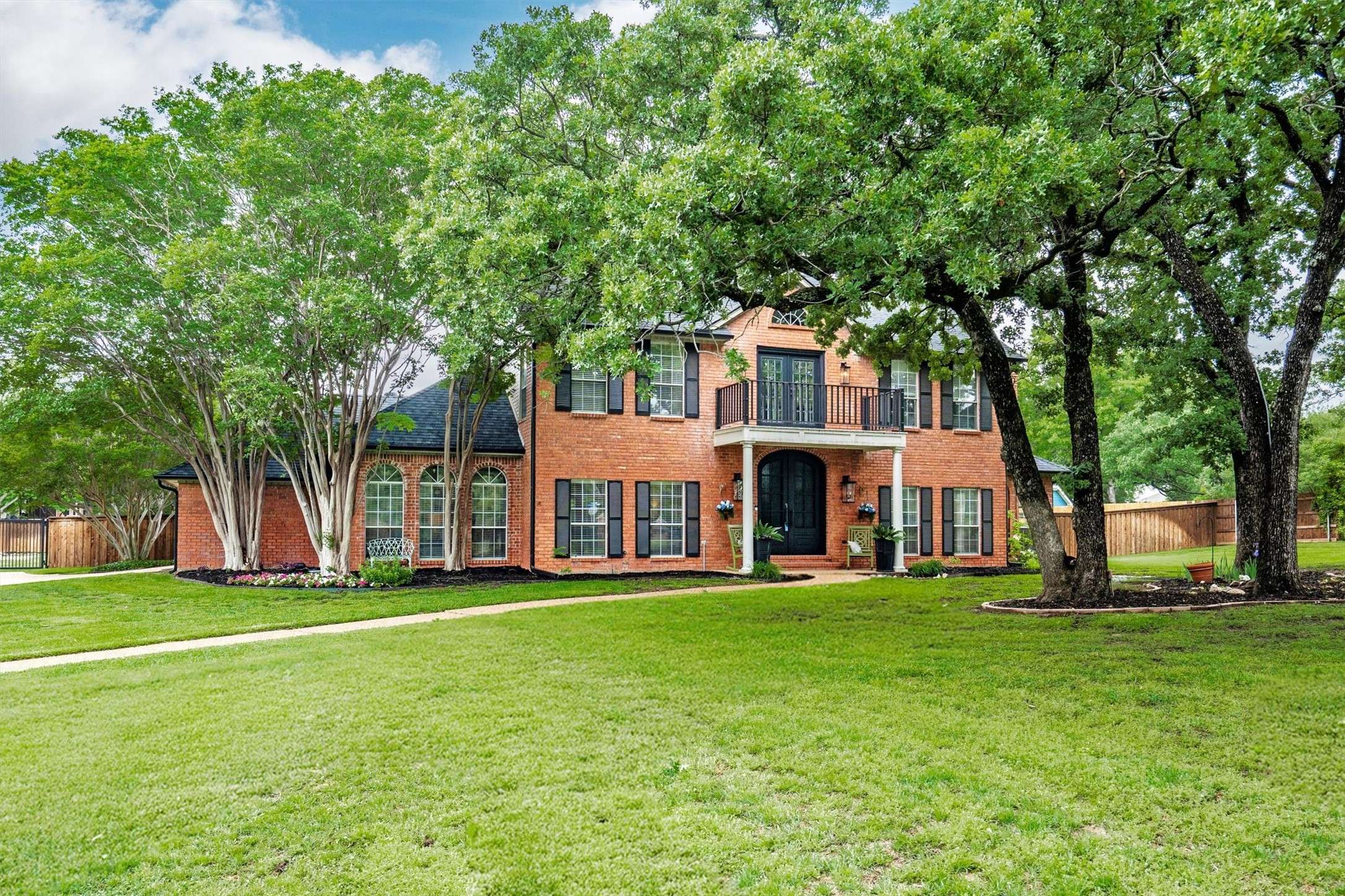400 Simmons RD, Double Oak, TX 75077
