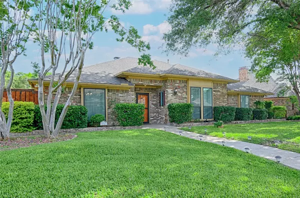 Dallas, TX 75243,9727 Amberley DR