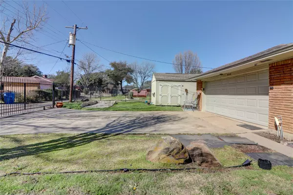 Dallas, TX 75232,908 Brook Valley LN