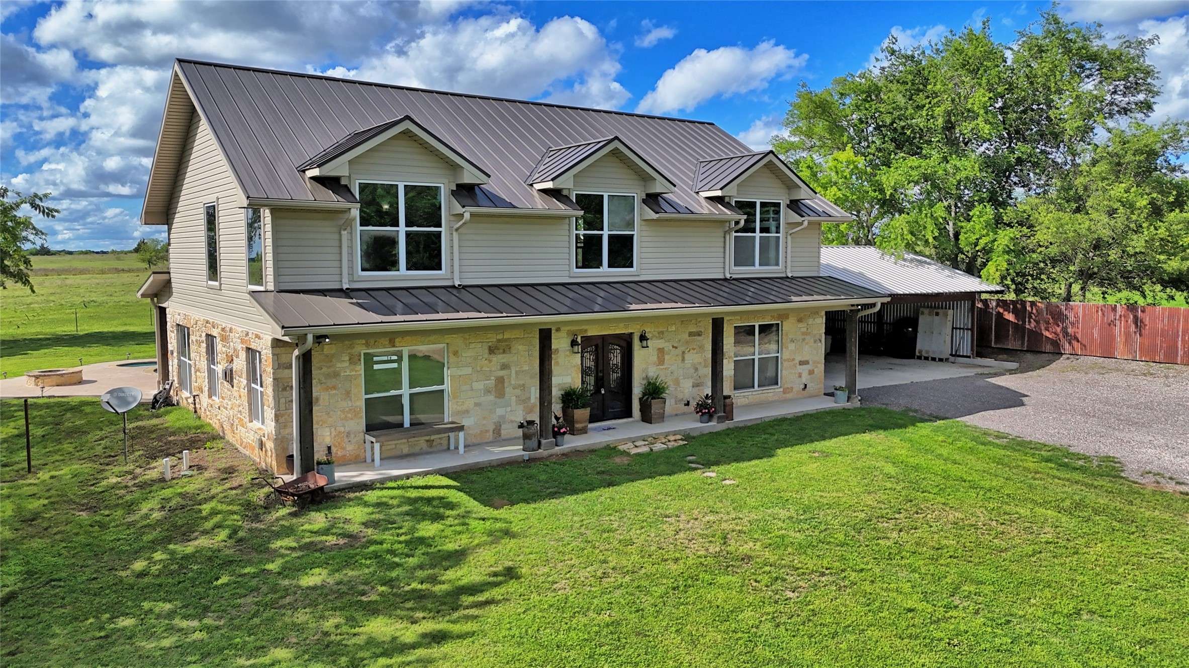 209 E Meadows ST, Saint Jo, TX 76265