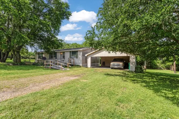Southmayd, TX 75092,100 Katie Rose LN