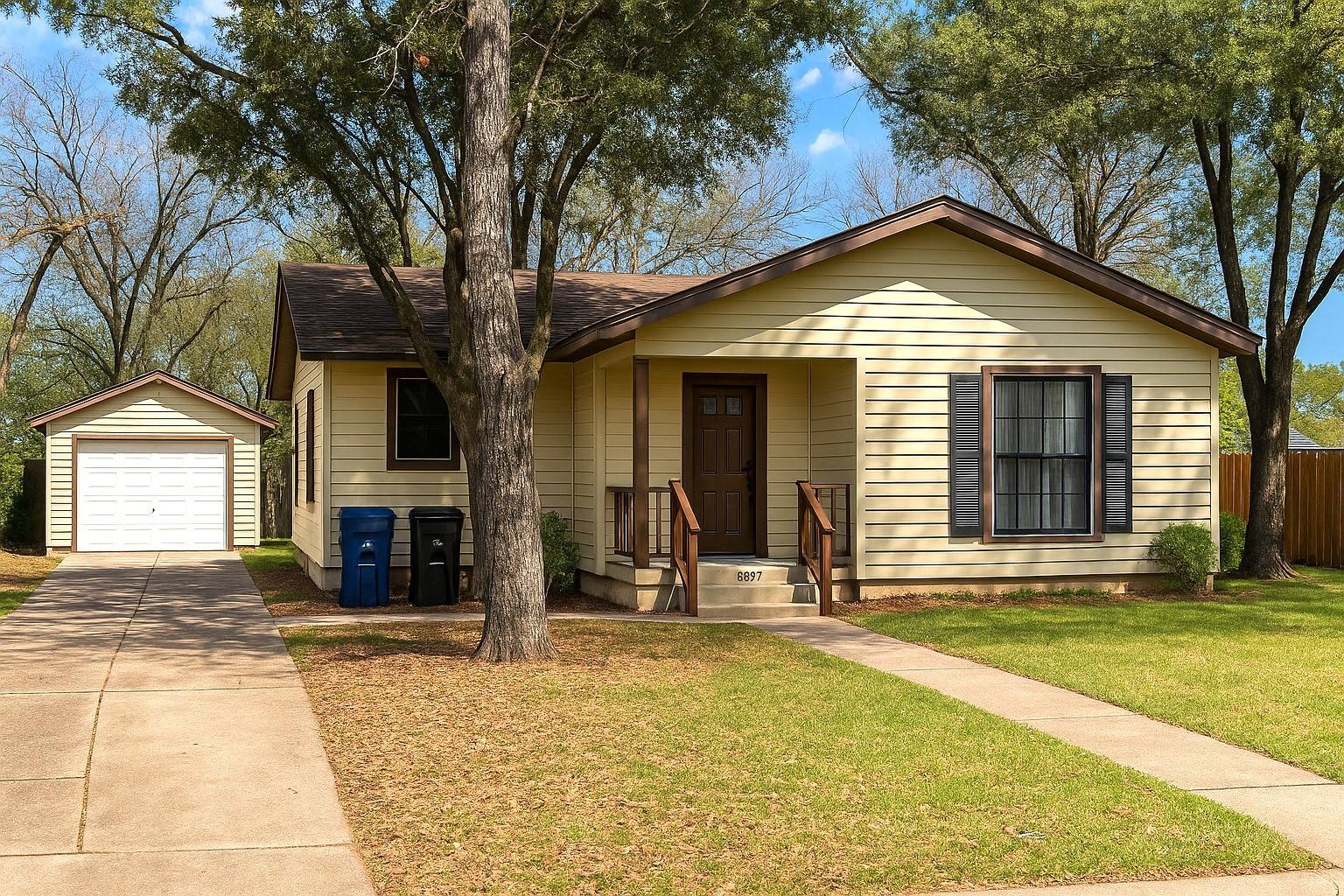 1010 S Ewing AVE, Dallas, TX 75216