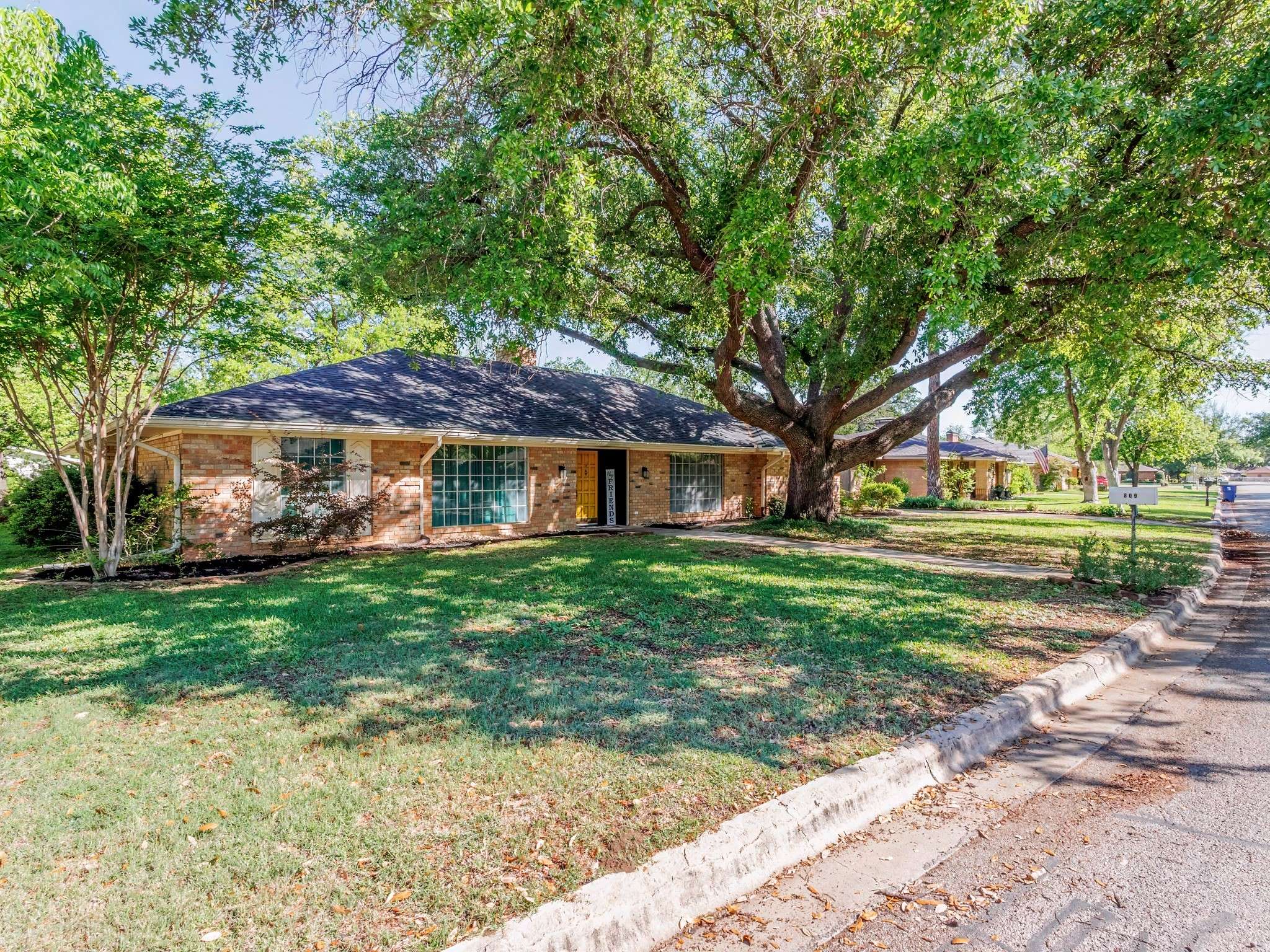 Brownwood, TX 76801,809 Brook Hollow ST