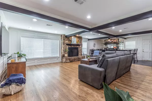 Dallas, TX 75218,9207 Angora ST
