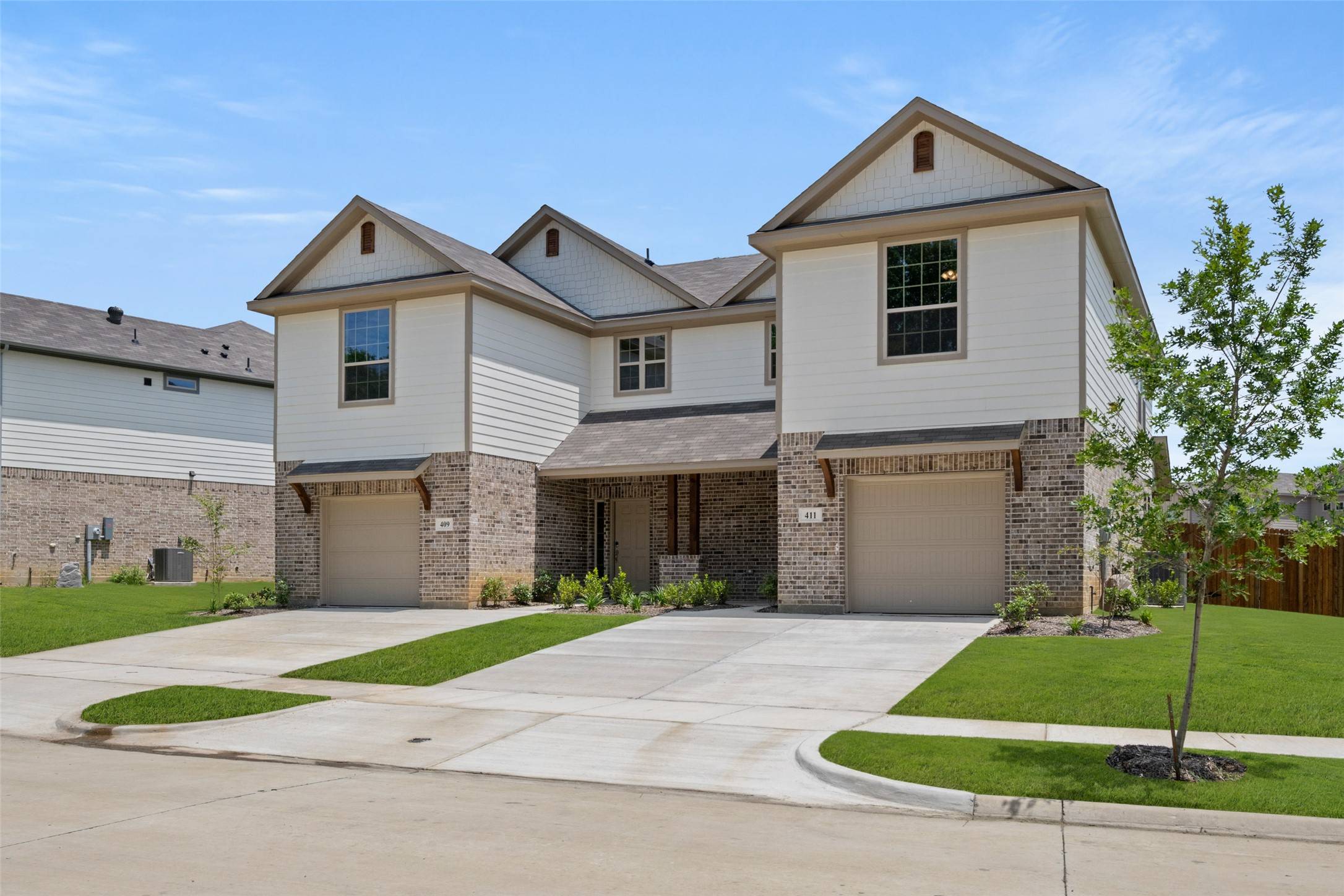 Denton, TX 76205,409-411 Saddle LN