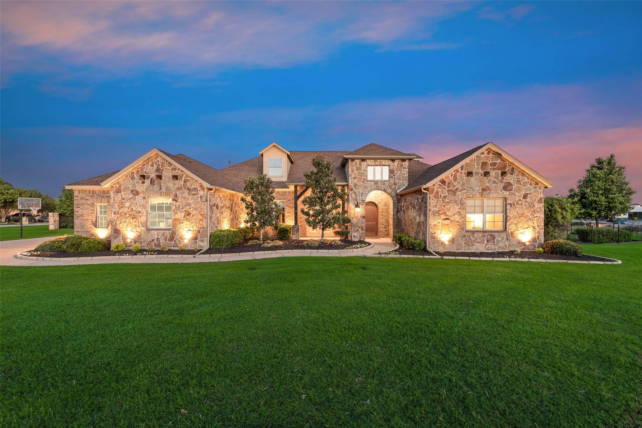 Fort Worth, TX 76179,12524 Lake Shore CT N