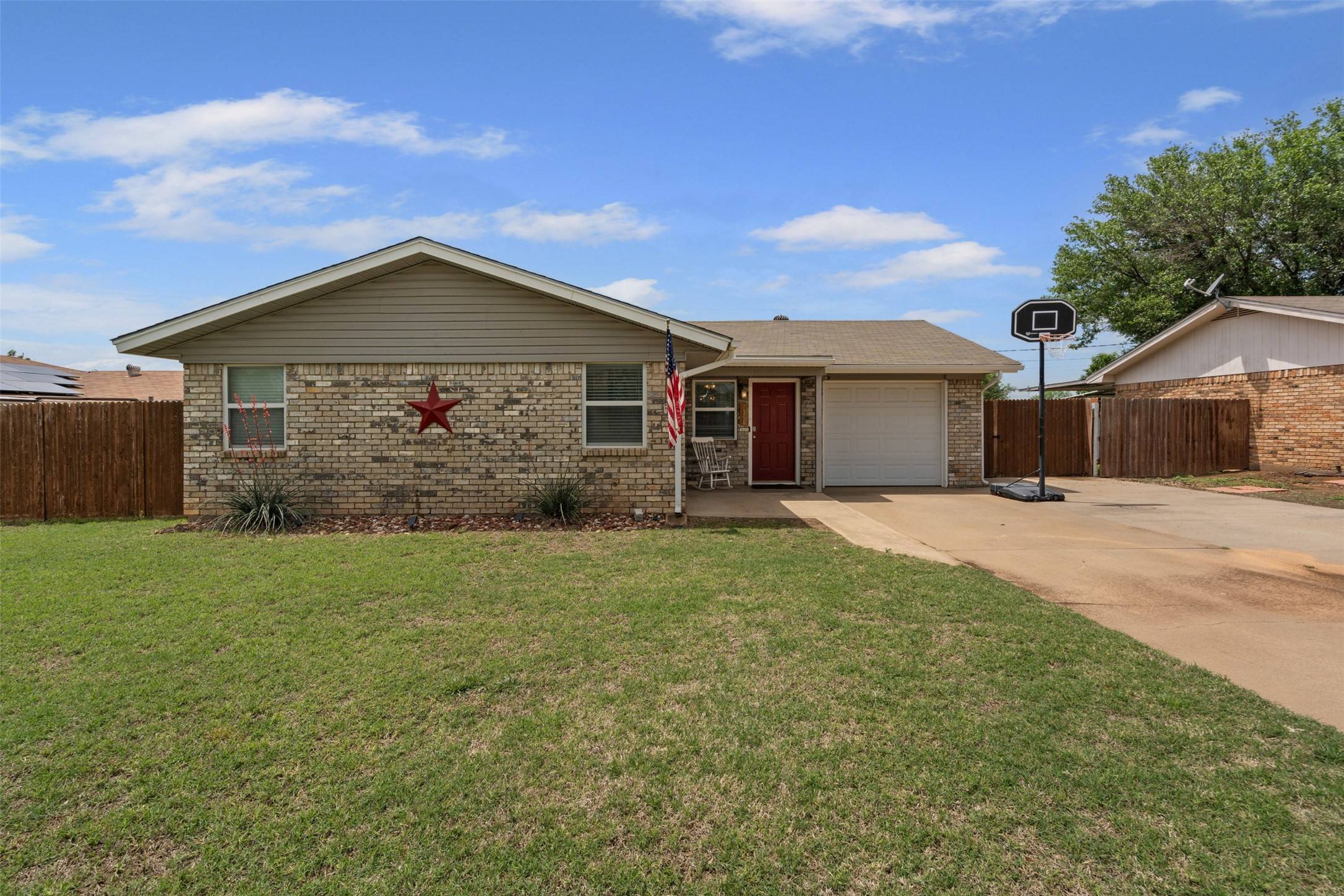 1960 Allison ST,  Graham,  TX 76450