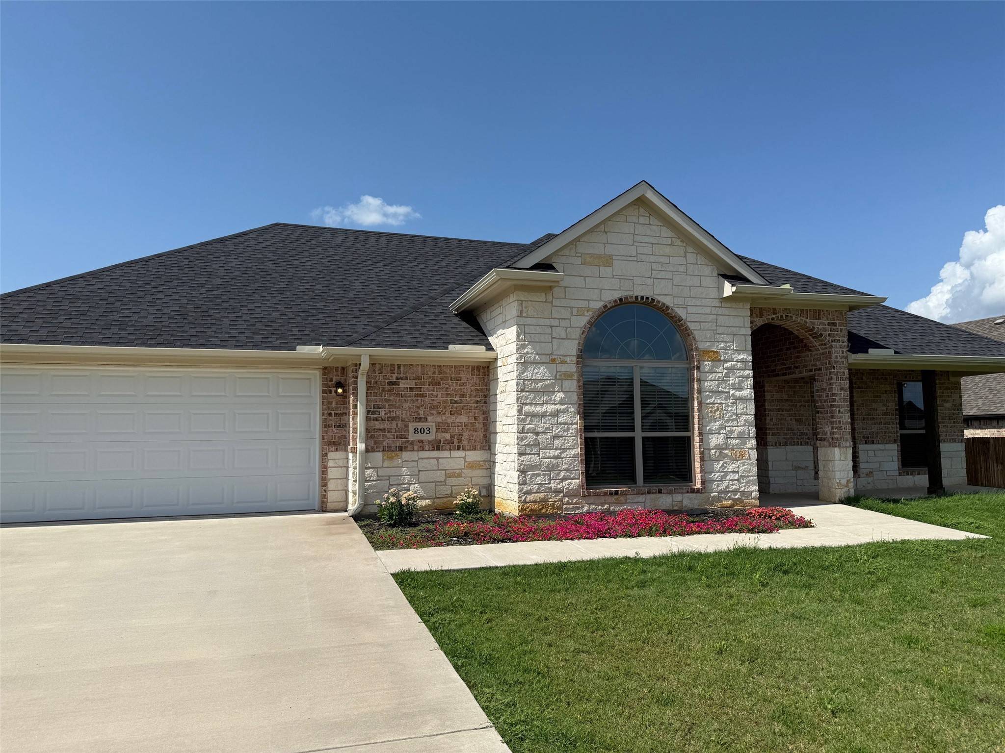 Collinsville, TX 76233,803 Mary Lee LN
