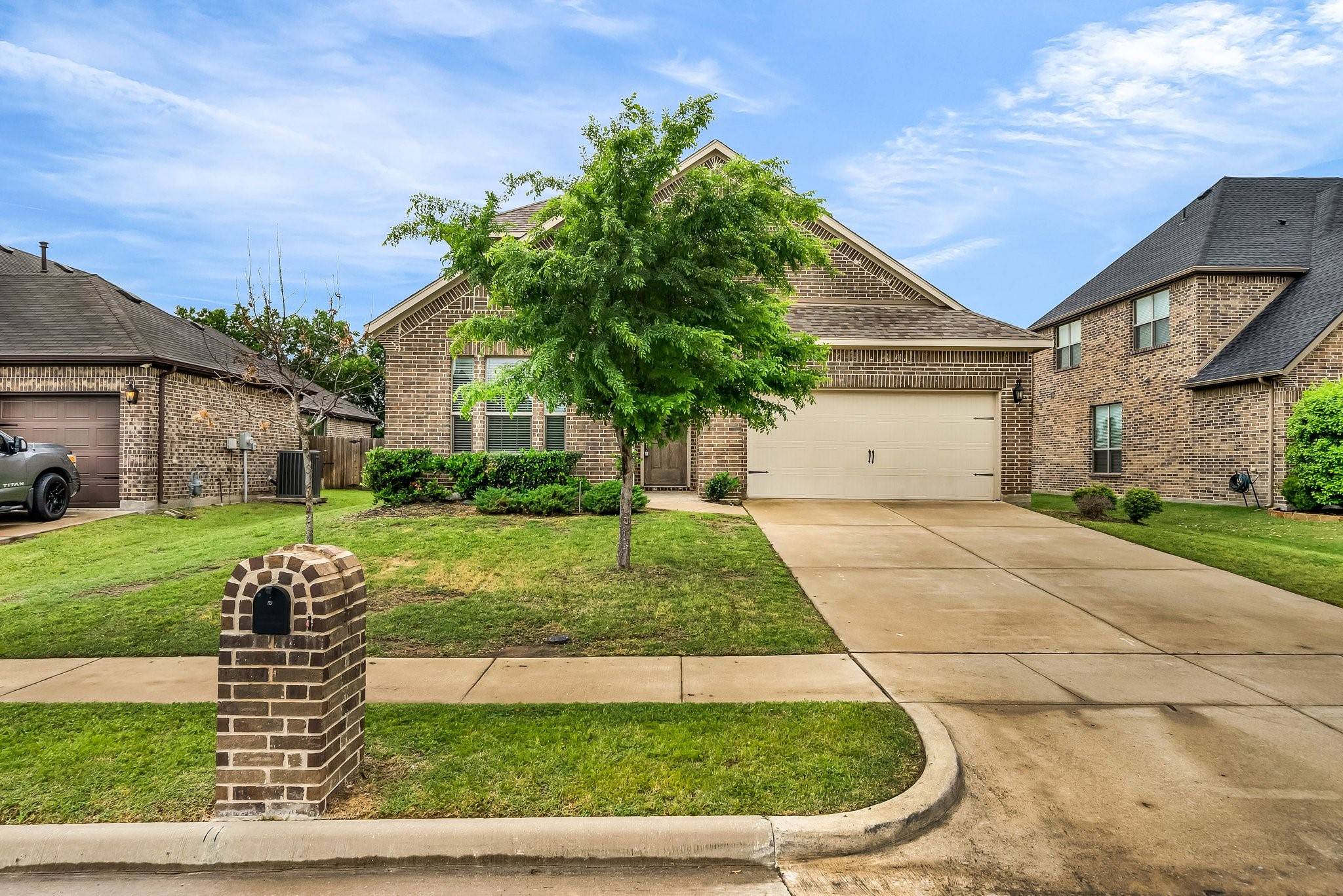 576 Spruce TRL, Forney, TX 75126