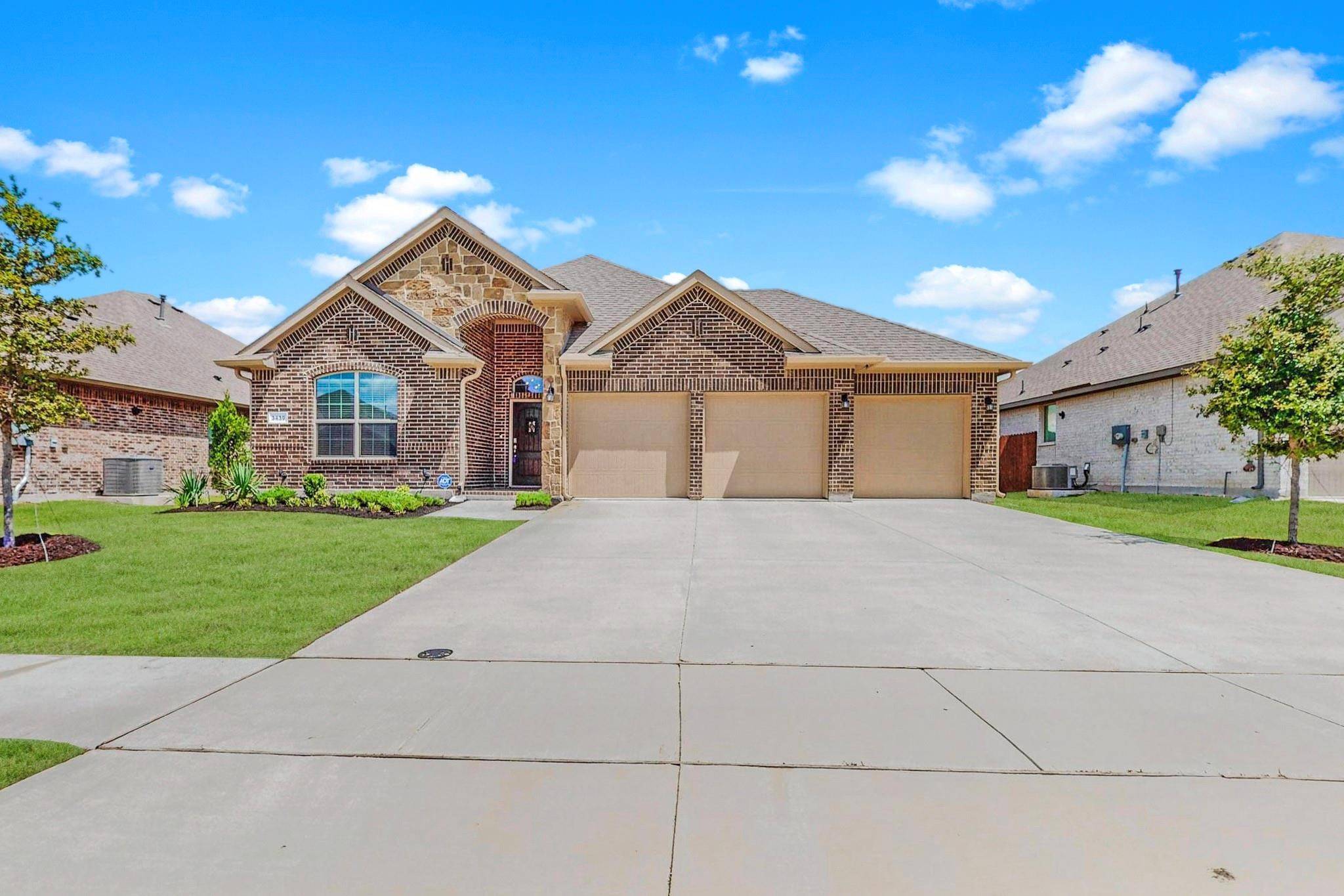 3439 April Breeze TRL, Grand Prairie, TX 76065