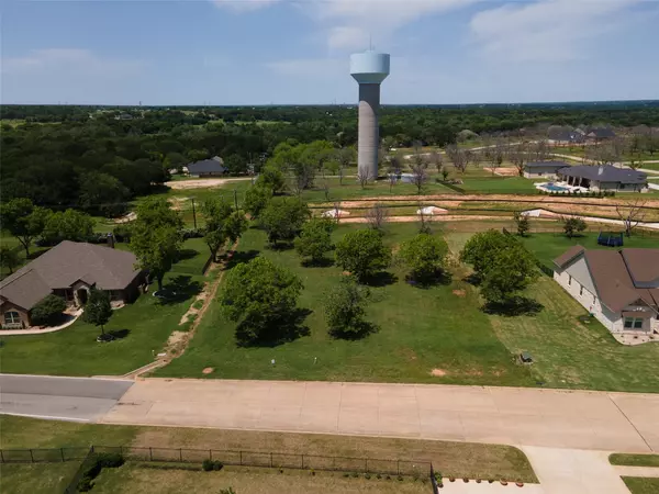 6512 Pinehurst DR, Granbury, TX 76049