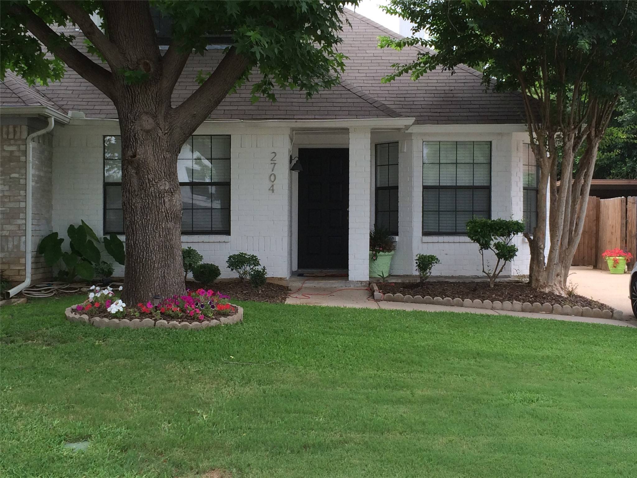 2704 Newkirk CT, Euless, TX 76039