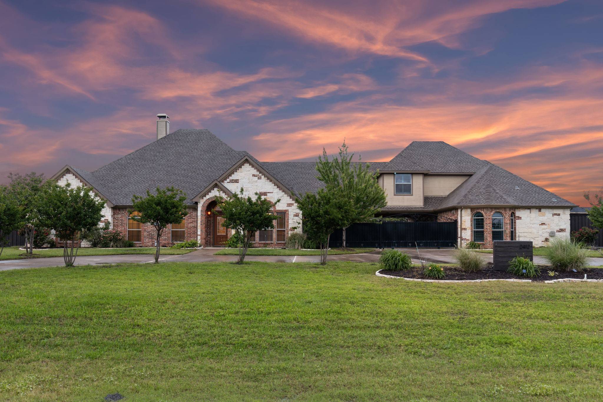 2412 W Alamosa DR, Terrell, TX 75160